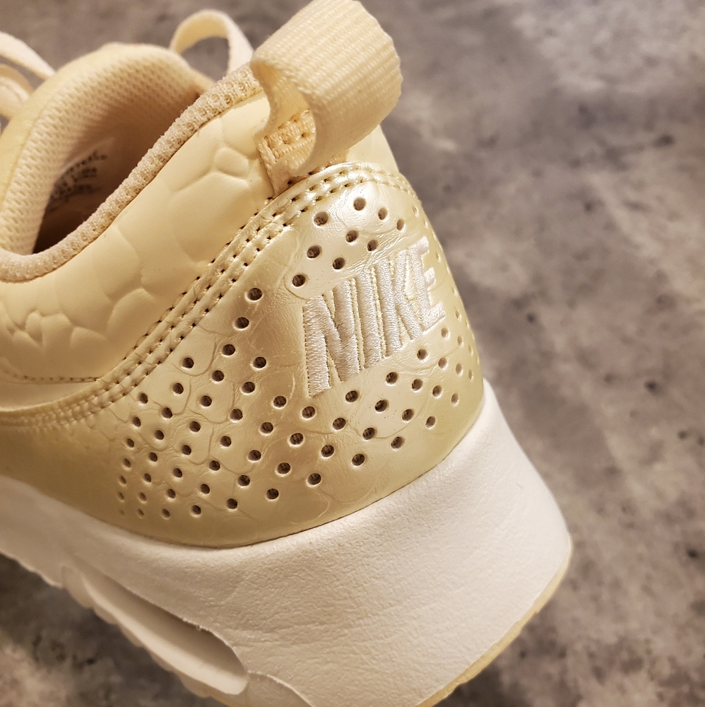 *EXTREMELY RARE* Nike Air Max Thea women's 7 - Picture 5 of 9